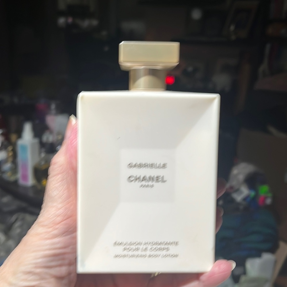 Chanel Gabrielle Moisturizing Body Lotion 200ml. Slightly used Tester